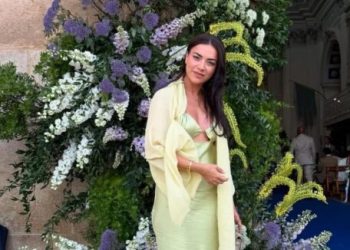 Sara Hoxha me pushime në Francë, a po e shoqëron Eriku?