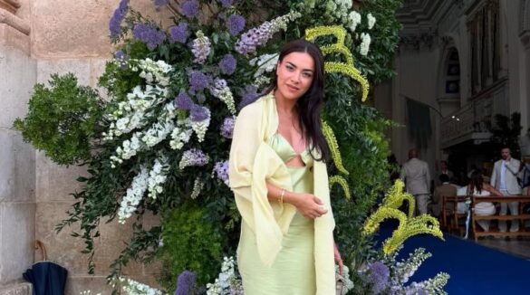 Sara Hoxha me pushime në Francë, a po e shoqëron Eriku?