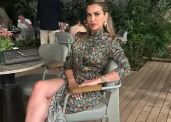 Leonora Jakupi, pamje mahnitëse në plazh dhe pushime relaksuese në mal