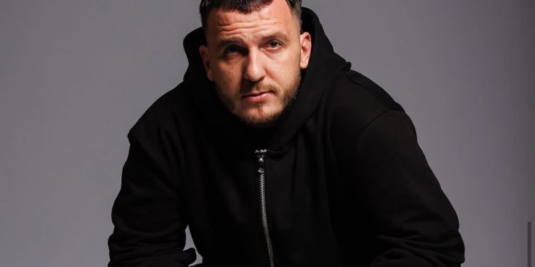 Pasi orët e tij u deklaruan fallco, vjen reagimi i Mozzik: “Qëkur më kanë hyrë hajdutët në shtëpi…”