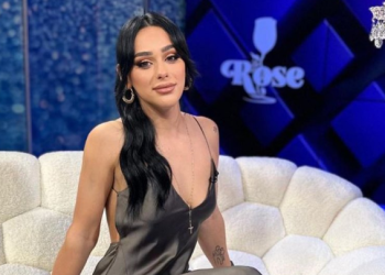 Egli zbulon dhuratën 10 mijë euroshe që ia kanë bërë fansat e saj