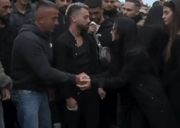 Xheneta me një mesazh për publikun pasi mori pjesë në ceremoninë mortore të vëllait të Gjestit