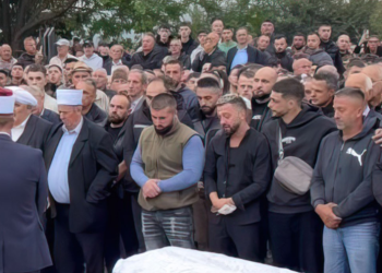 Incidenti i turpshëm në ceremoninë mortore të vëllait të Gjestit