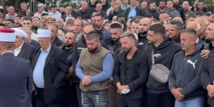 Incidenti i turpshëm në ceremoninë mortore të vëllait të Gjestit