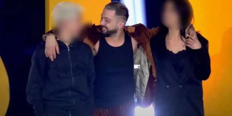 Numër i madh i qytetarëve mblidhen për t’i dhënë lamtumirën e fundit vëllait të Gjestit/PAMJE