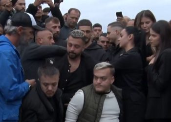 Ja kush nga figurat publike mori pjesë në ceremoninë e varrimit të vëllait të Gjestit