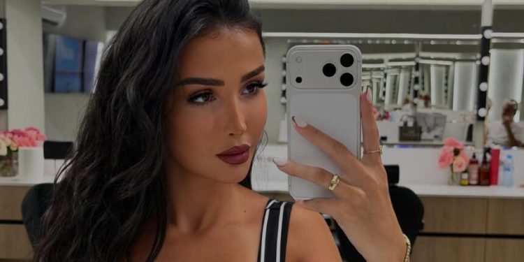 Flet Xheneta, zbulon a është shtatzënë