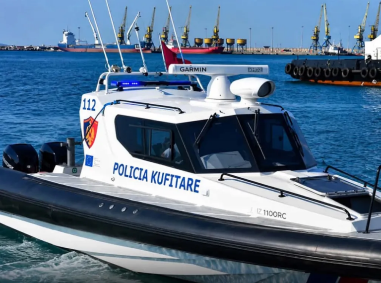 TRAGJEDI në Ksamil/ Skafi i Policisë Kufitare përplaset me mjetin lundrues turistik, humb jetën 20-vjeçari