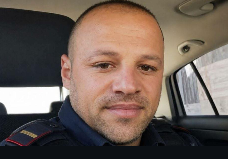 Njërin djalë polic e humbi nga leucemia, tjetrin sot nga pIumbat e kr*minelit Braçellari! DETAJE nga tr*gjedia në Lozhan: E ëma dhe i ati do të fusin në dhe edhe birin e dytë