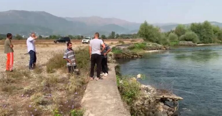 Tragjike! U fut për t’u larë me të afërmit, rrjedha e lumit Drin i merr jetën 7 vjecares