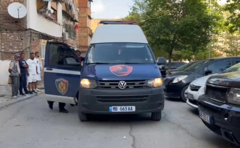 Atentati në Korçë, kush është 20-vjeçari që u qëllua për vde*je te pragu i shtëpisë