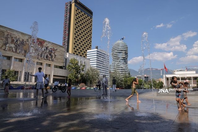 Nga vapa ekstreme drejt freskimit: Meteorologia Tanja Porja zbulon datën kur nisin të bien temperaturat
