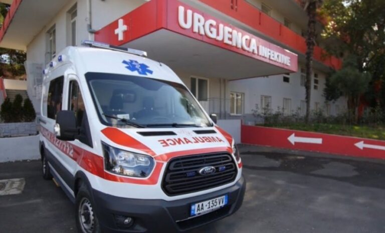 Ndahet nga jeta 37-vjeçarja në muajin e shtatë të shtatzënisë, rëndohet gjendja gjatë transportit