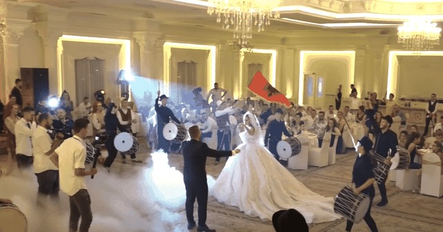 Hetim ndaj ish-banorit te BBV, këngëtari dyshohet se qëlloi me a*më në një dasmë