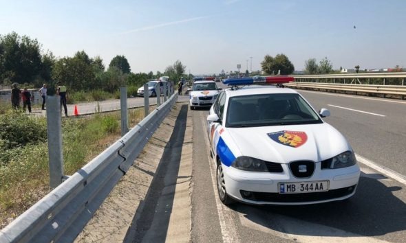 Aksident i frikshëm në vend! Makina dëmtohet shumë, nënë e bir që po udhëtonin nga…