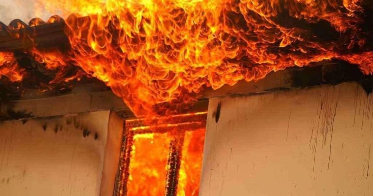 Ngjarje e rëndë në Fier! D*gjet një shtëpi, një person i paraIizuar nuk arriti të shpëtonte dot