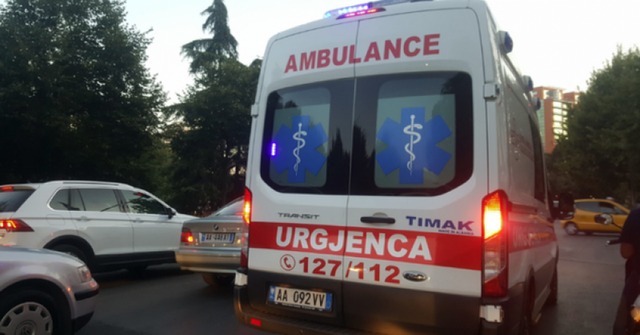 I FUNDIT/ Ngjarje tronditëse në Tiranë, burri vr*t gruan me thikë