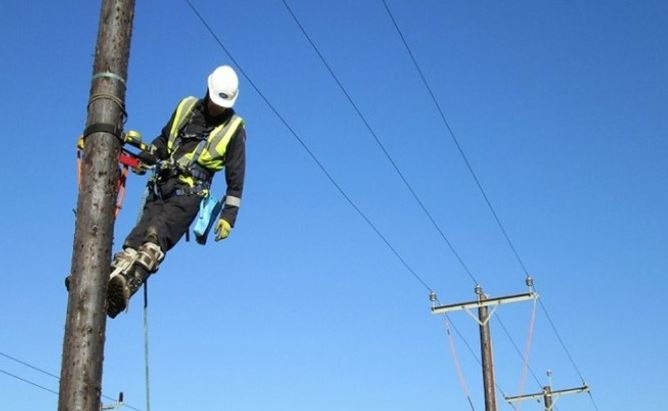 Tjetër tragjedi në vend! Ra në kontak me energjinë elektrike, i riu humb jetën