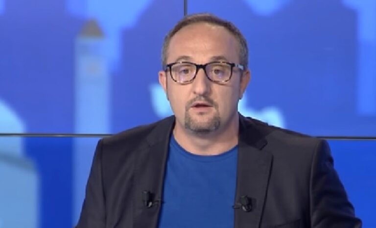 E njihnit? Kjo është motra e Saimir Kodrës, vajza bukuroshe që po ‘CMEND’ rrjetin! (Foto)
