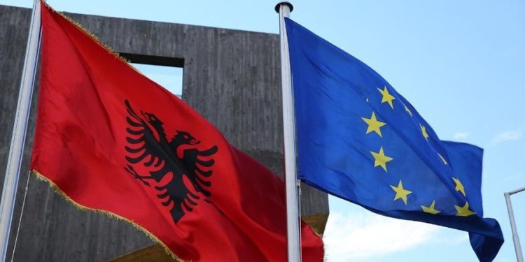 ‘Studentët’ “*ftë”/ Pas 24 orësh, Bashkimi Europian NDRYSHON qëndrim, çfarë thotë …