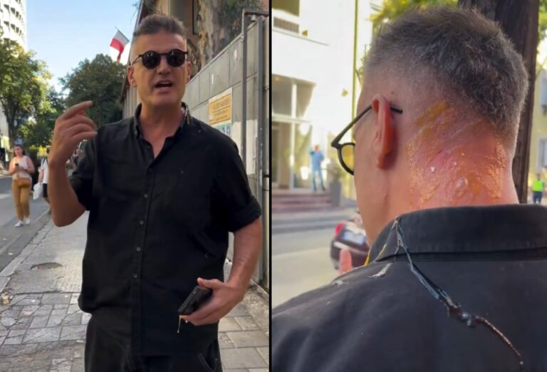 “Servil i Ramës”/ Protestuesit i thyejnë vezët në kokë Bledi Manes, gazetari humb qetësinë dhe tenton t’i s*lmojë (Video)