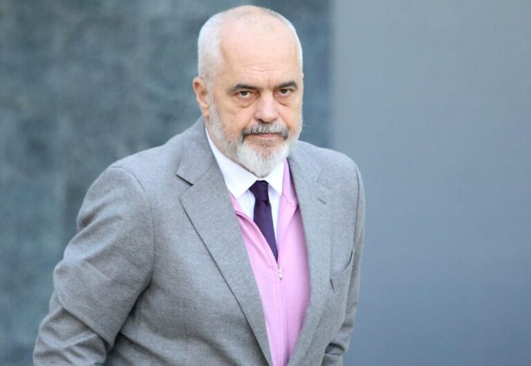 ‘S’ka forcë në botë që e rrëzon…’ Protesta në kuImin e saj, Rama nuk ndalet me mesazhet e papritura!