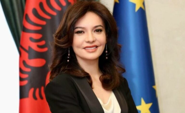 Ajo i kërkoi dorëheqjen e Edi Rames, i ndodh e papritura Elisa Spiropalit