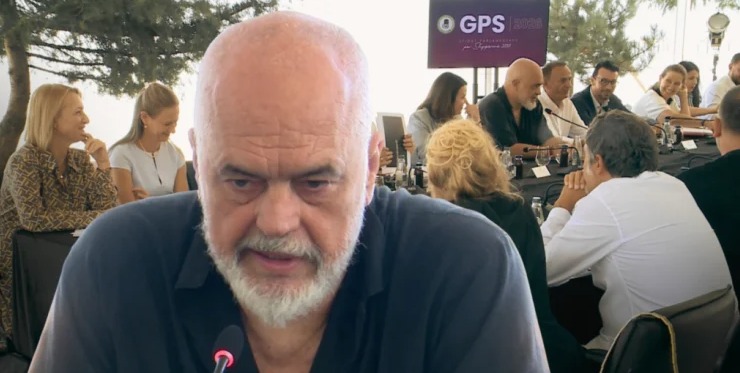 Rama kërkoi dorëheqjen e 130 drejtorëve në vend, zbardhet urdhri tjetër i kryeministrit: Të gjithë në …