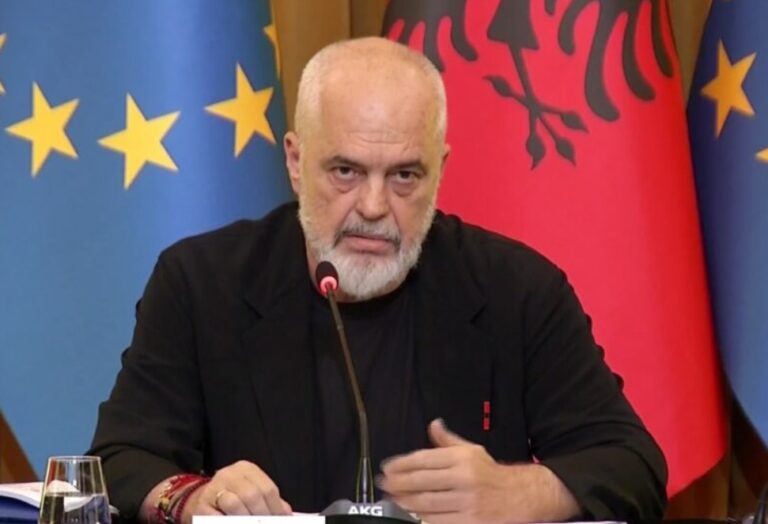 Pasi kërkoi dorëheqjen e 130 drejtorëve në vend, zbardhet URDHRI tjetër i fuqishëm i kryeministrit!
